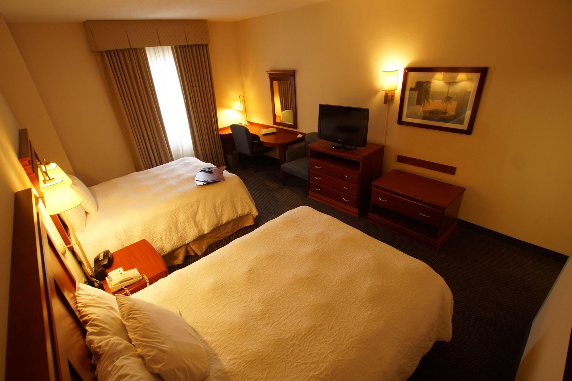 Hampton Inn Tampico Airport Bagian luar foto