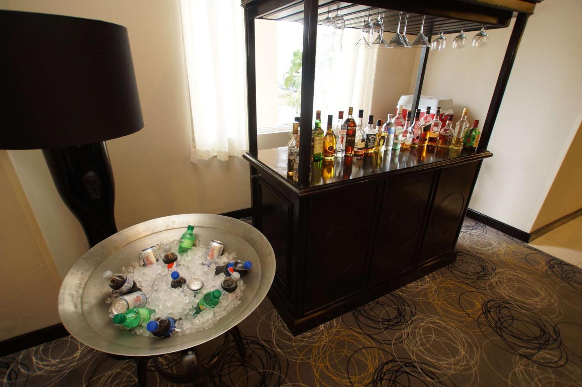 Hampton Inn Tampico Airport Bagian luar foto