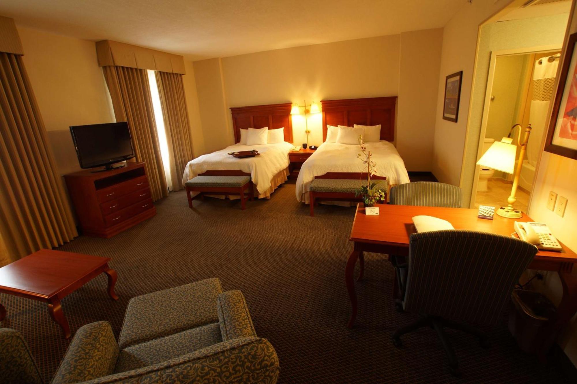 Hampton Inn Tampico Airport Bagian luar foto