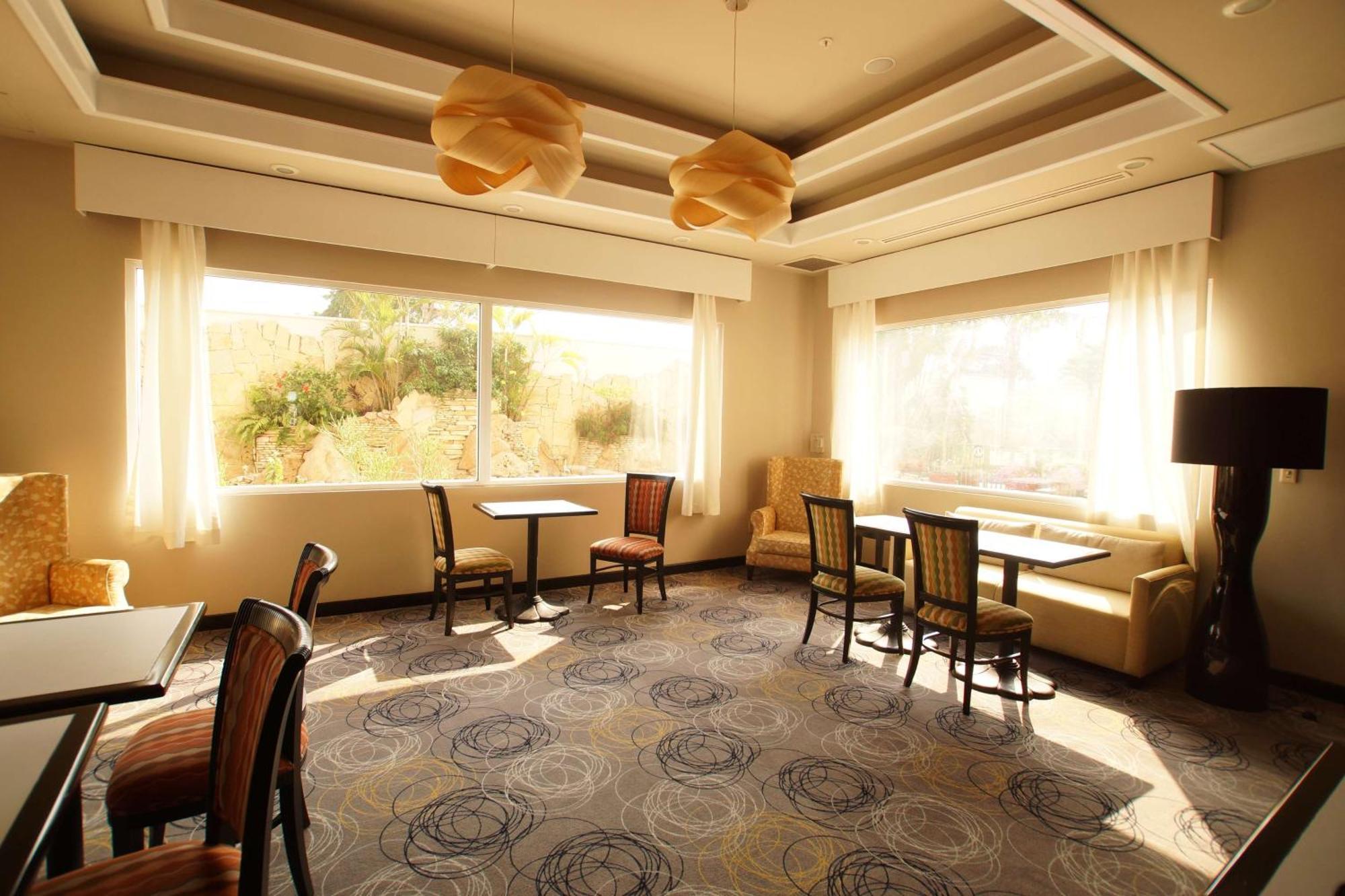 Hampton Inn Tampico Airport Bagian luar foto